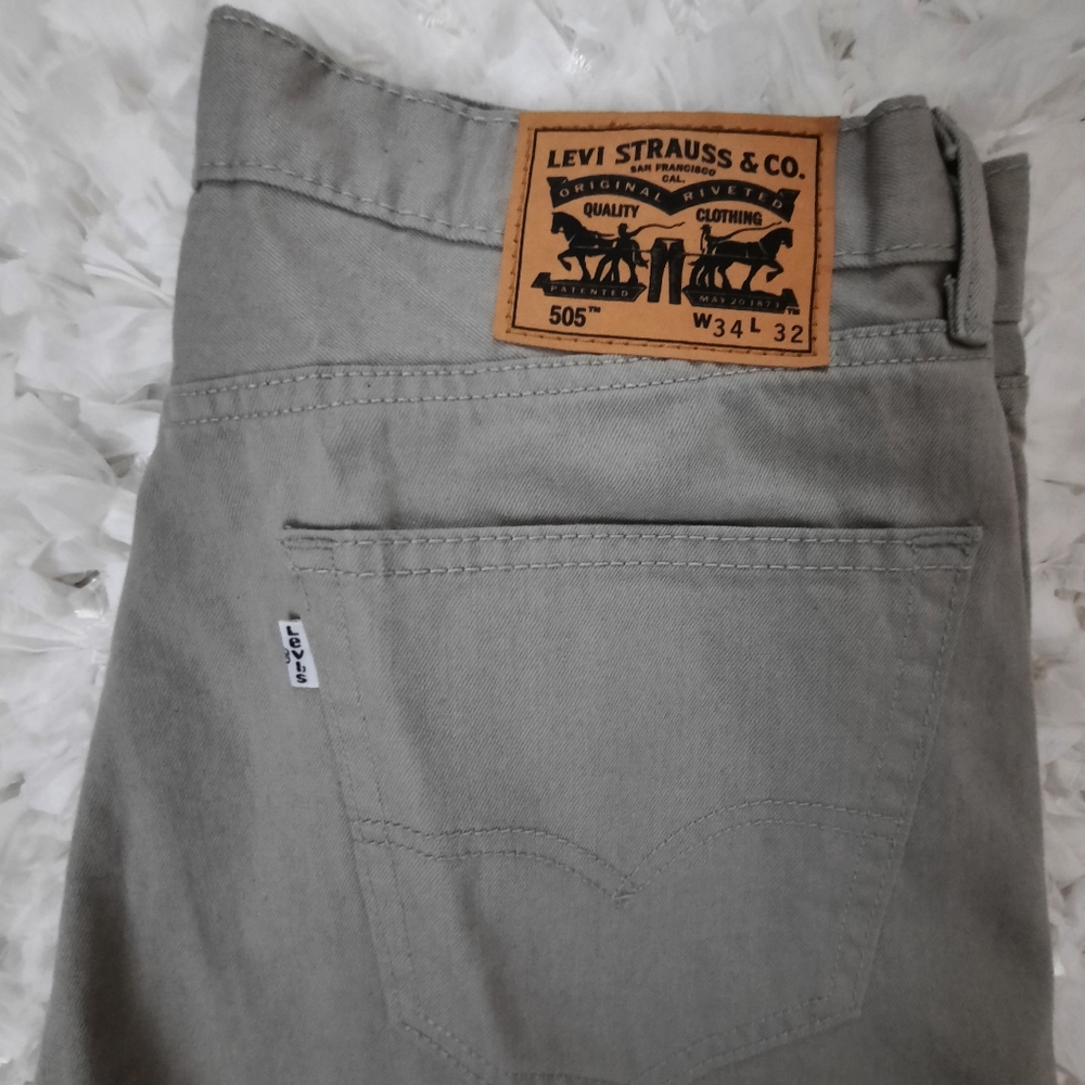 Levi's 505 Denim Mom Jeans Gray EUC 34W x 32L - Picture 4 of 8
